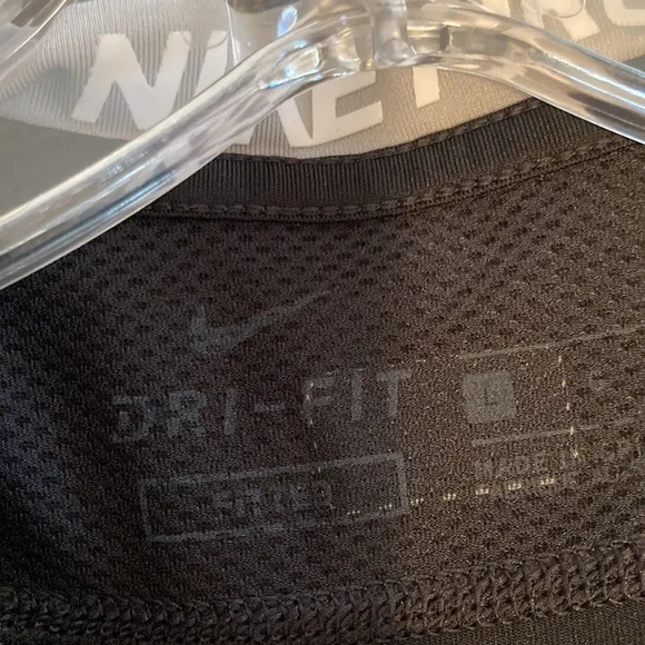 ♥️ Nike Pro Boy’s Dri-Fit Polyester/Spandex Top (size L) - Picture 7 of 8